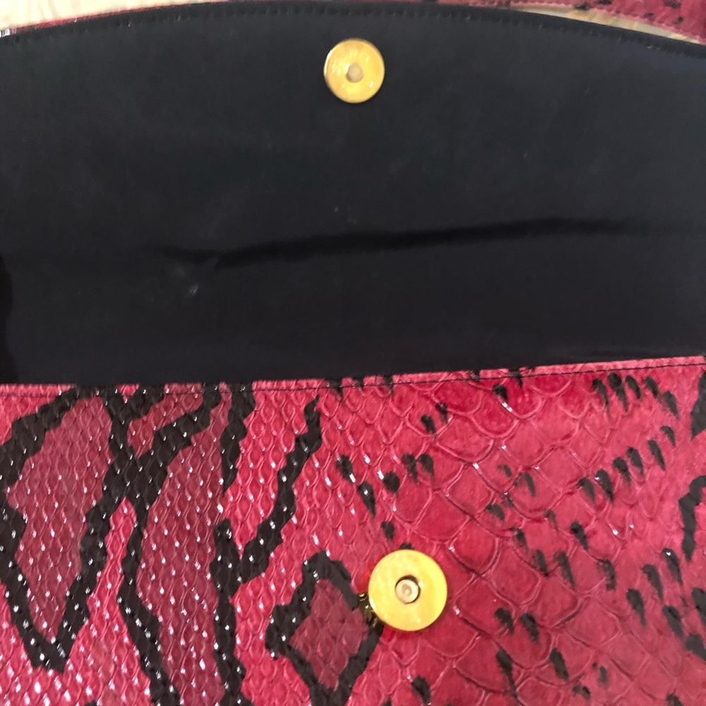 Snakeskin Print Handbag - Picture 4 of 8